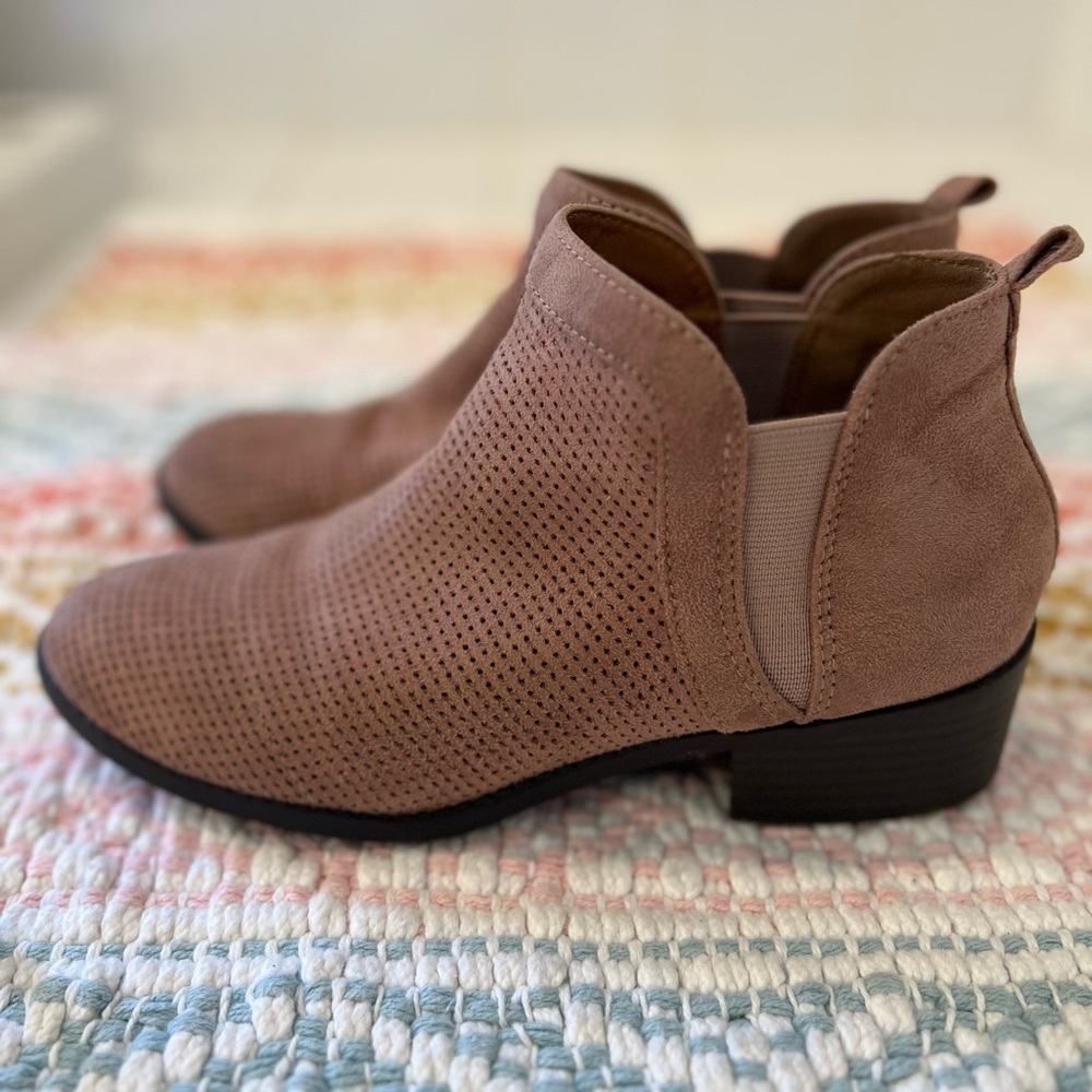 CityClassified Pink Colored Ankle Booties Women’s size 6.5